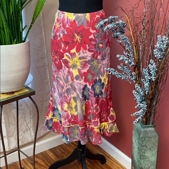Lily Dresses & Skirts - Stunning Midi Skirt by Lily